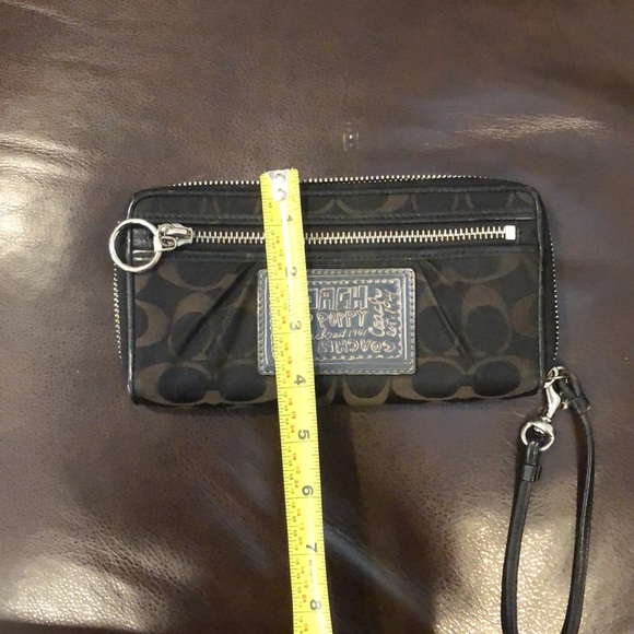 COACH POPPY Continental Full Silver Zip Jacquard C Black Brown Wallet Wristlet - Picture 14 of 15